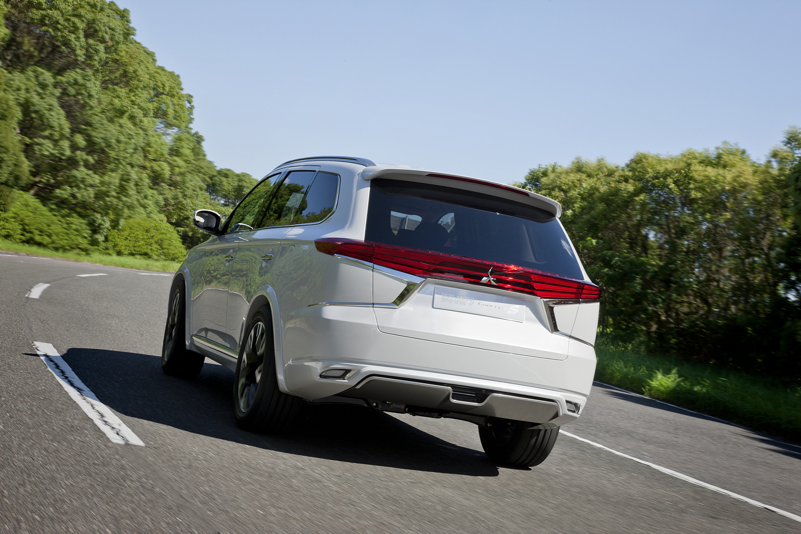 Outlander Phev Rear Mitsubishi Outlander PHEV Concept S Coming to Paris - Japanese Car ...