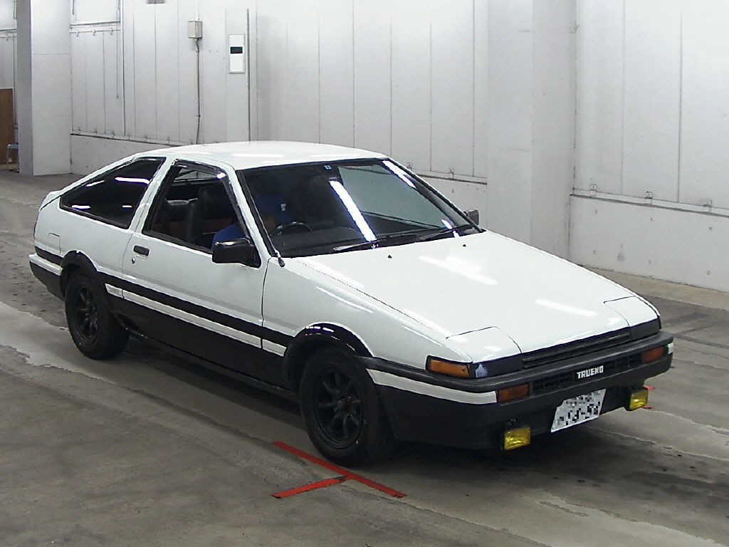 1984 Toyota Sprinter Trueno at auction in Japan front